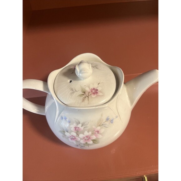 Vintage Sadler Floral Pattern Teapot Vintage, Made in England White Pink Blue - Picture 3 of 7
